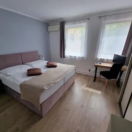 아파트 레지던스 *