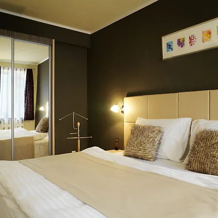 아파트 레지던스 *